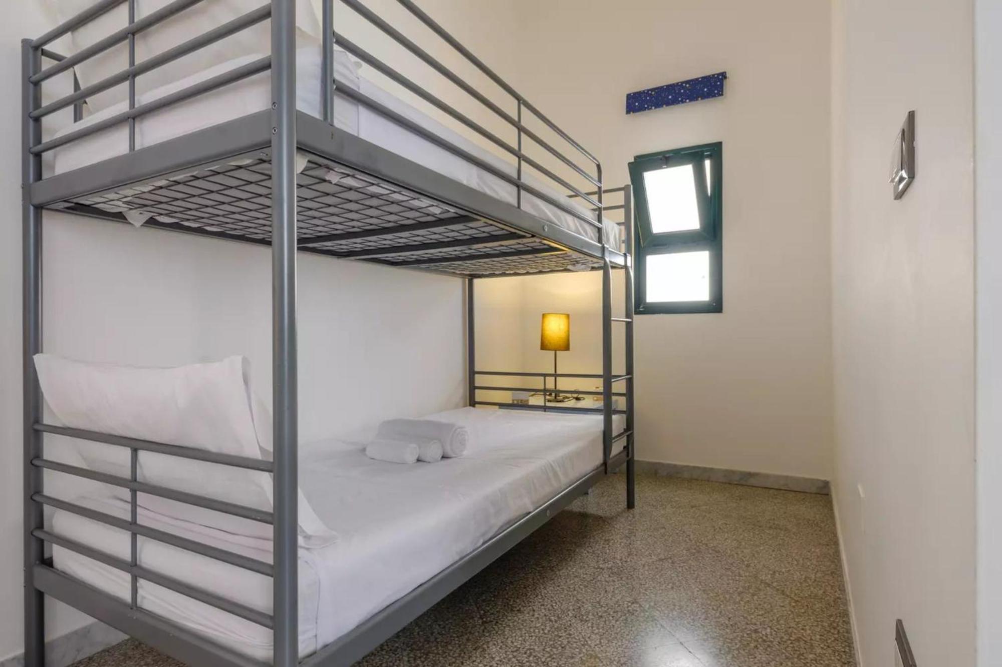 Emerald Residence Sleeps 12 With Sea View 切萨雷奥港 外观 照片